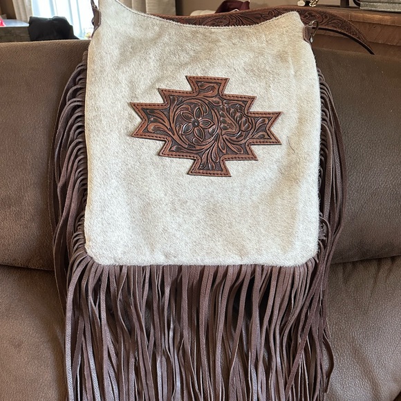 American Darling Handbags - LIKE NEW American Darling Fringe Cowhide Purse